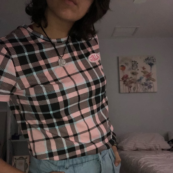 “Girls” Pink Tee - Picture 1 of 4